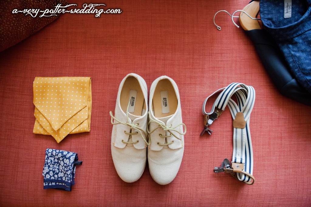 The groom's ascot, handkerchief, linen shoes and suspenders